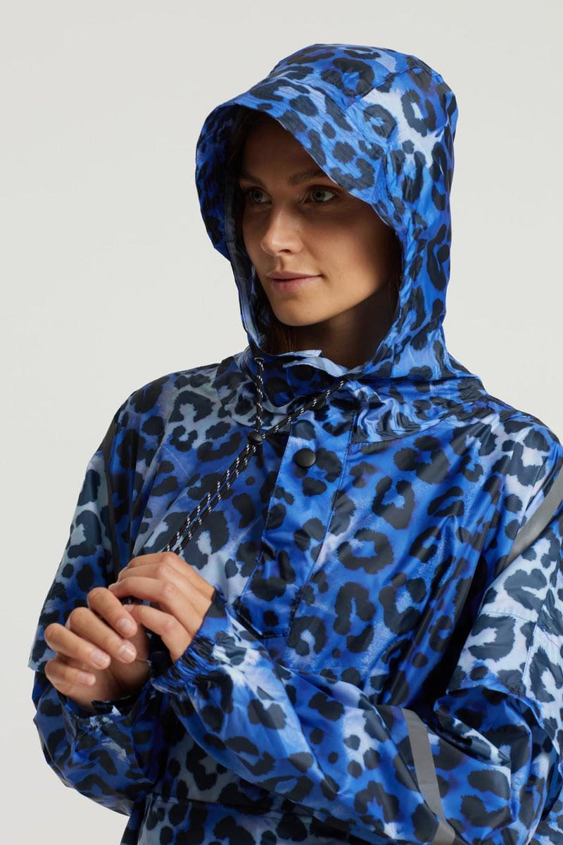 2021 MODE FUTURA: "Blue Leopard" The Essential Eco-Friendly Rain Poncho