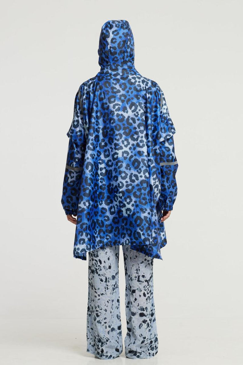 2021 MODE FUTURA: "Blue Leopard" The Essential Eco-Friendly Rain Poncho