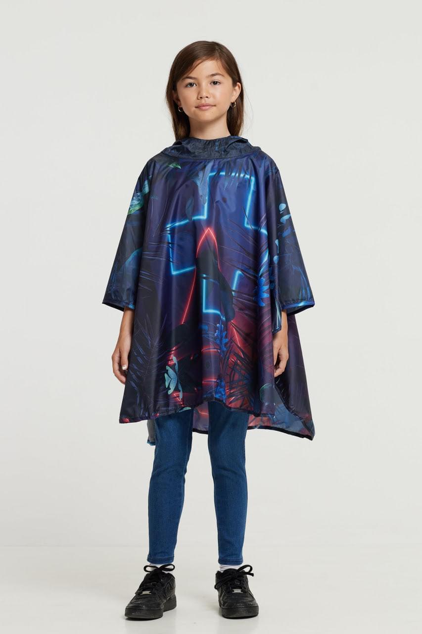 2021 MODE FUTURA: „Neon Forest“ Der umweltfreundliche Mini-Me-Regenponcho